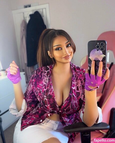 Iceymim OnlyFans nackte Brüste