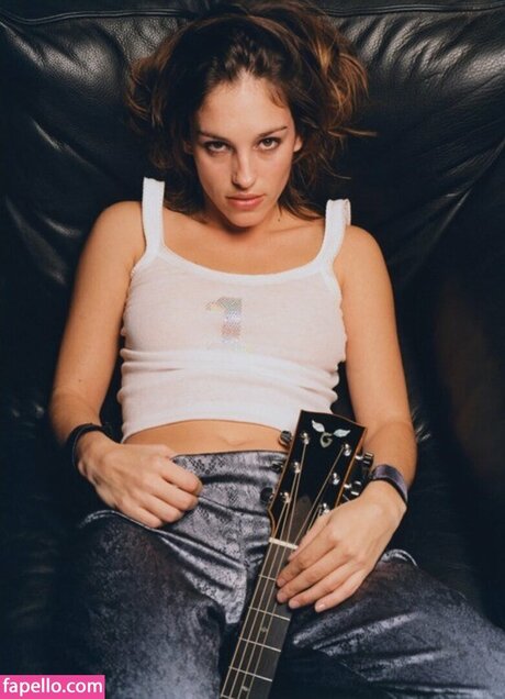 Amy Jo Johnson OnlyFans