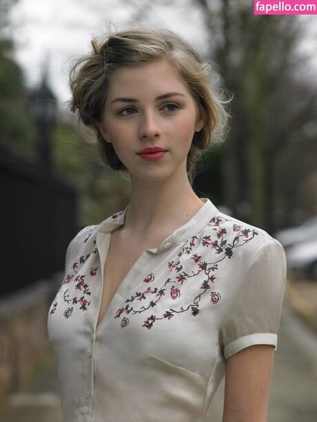 Hermione Corfield Nacktbilder OnlyFans geleakt