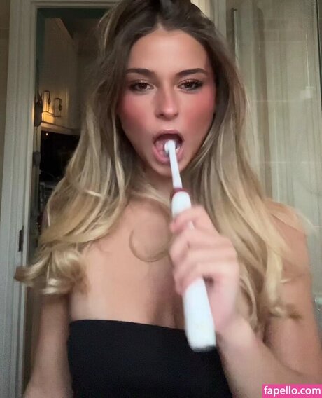 gr0us3 and maisi3 OnlyFans Leak