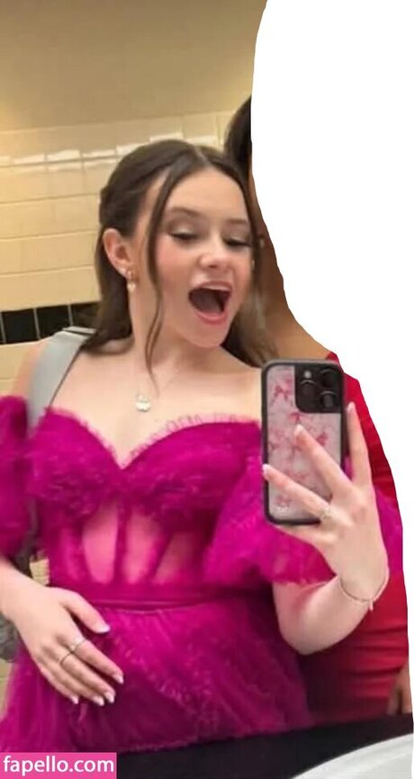 Cailey Fleming Nacktbilder auf OnlyFans