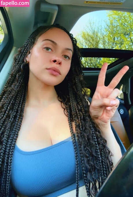 Macbethanie OnlyFans Gratis-Inhalte