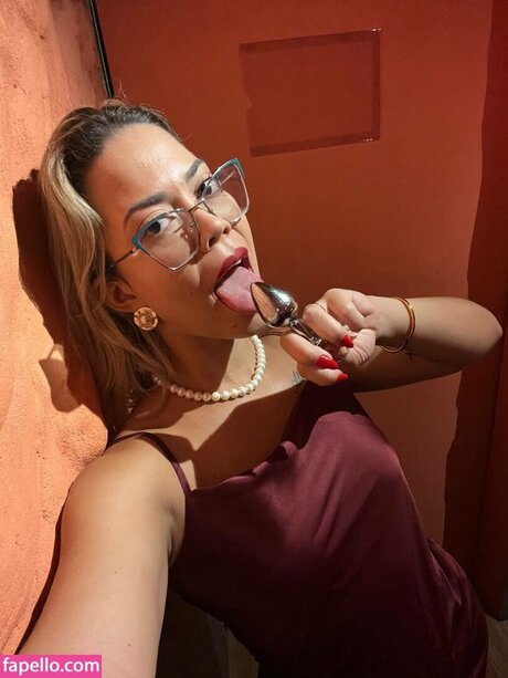 Hivia Silva Carneiro OnlyFans nackt