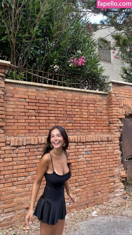 Camilla Marini OnlyFans schlank