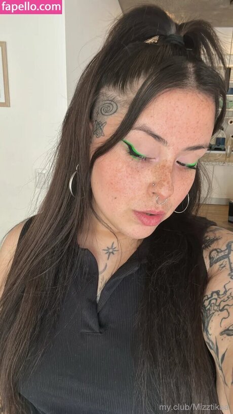 Mizztikaa OnlyFans-Komplettinhalte