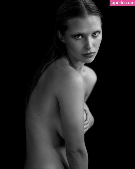 Laura Oganessian Nacktbilder geleakt OnlyFans