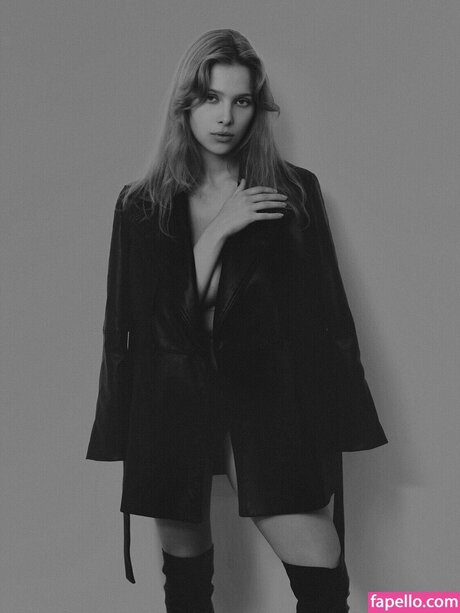 Laura Oganessian Nacktbilder von OnlyFans geleakt