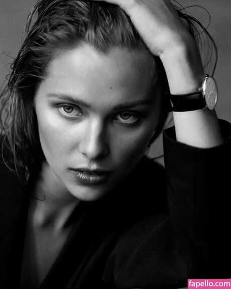 Laura Oganessian OnlyFans Nacktbilder