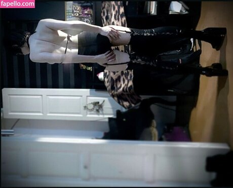 elinoiiddx Model OnlyFans Foto