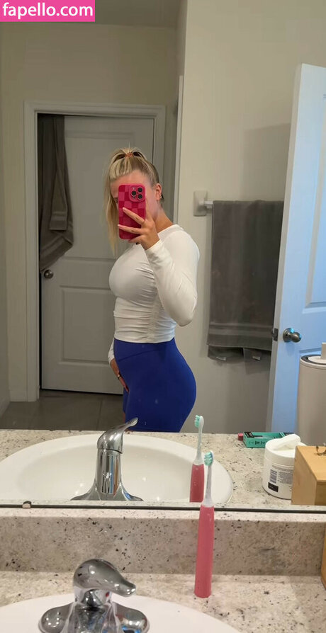 Cayla Vanderbaan Nacktbilder auf OnlyFans