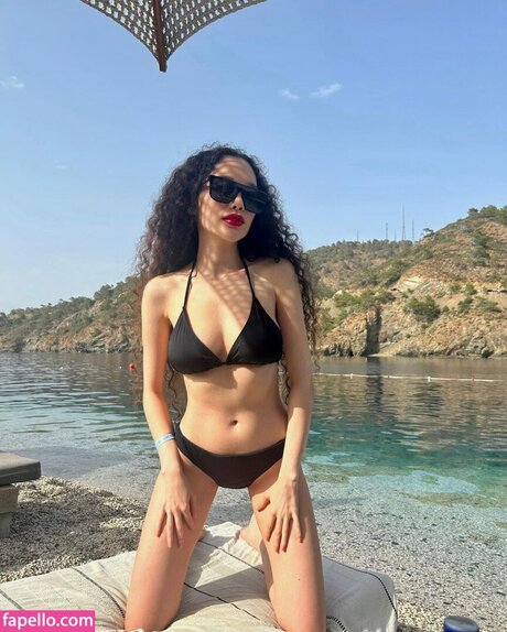 Beste Kose Strip OnlyFans