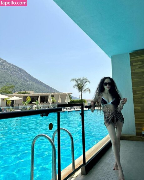 Beste Kose Nacktbilder von OnlyFans geleakt