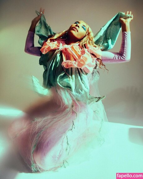 Spellling OnlyFans Star