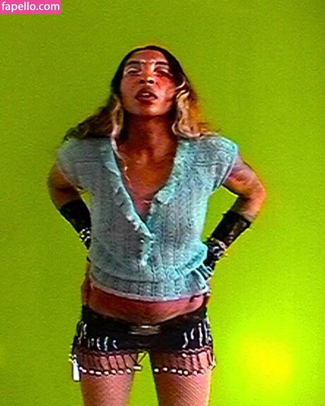 Spellling Geleakte OnlyFans-Inhalte