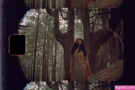 Spellling Nacktbilder von OnlyFans