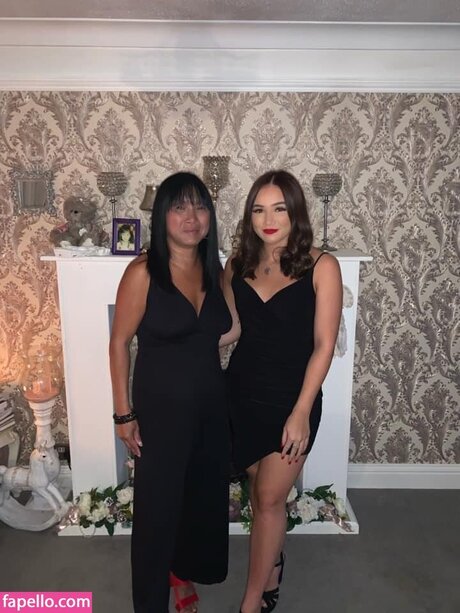 Double Take Reacts OnlyFans Lesbisch