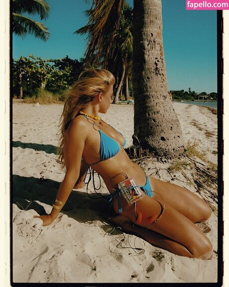 Xandra Pohl OnlyFans Star