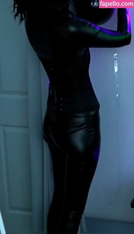 Rayactions OnlyFans Strip