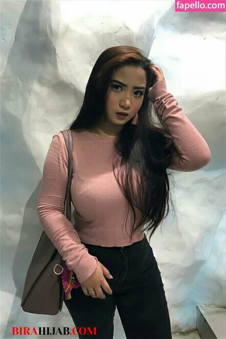 Zizi Wong Model OnlyFans Foto