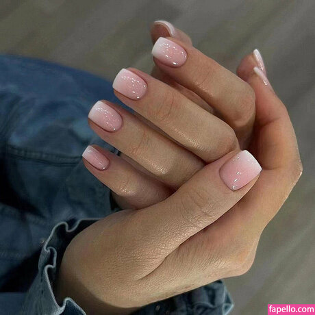 Essie Bone Füße OnlyFans