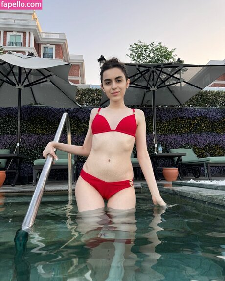 Neva Samanc G k e OnlyFans nackte Brüste