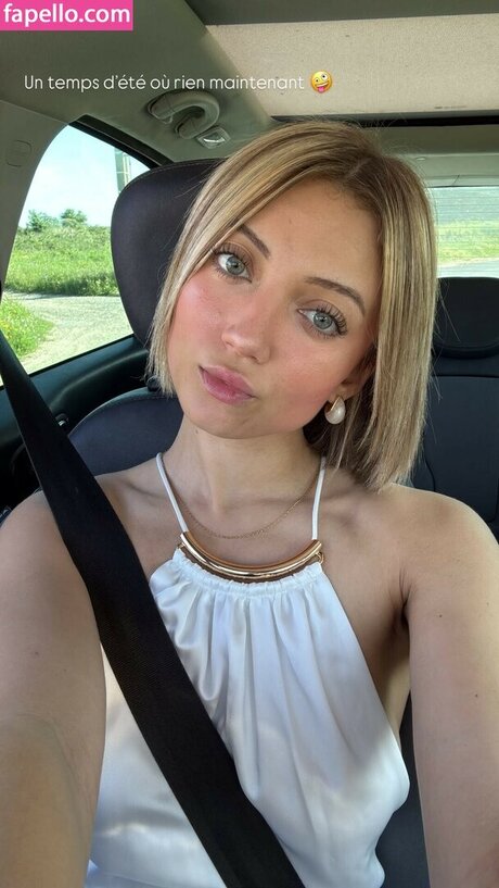 Hello__iris Porn OnlyFans Leaks