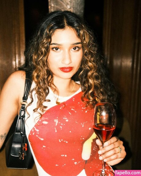 Varada Sethu Nacktbilder-Leaks von OnlyFans