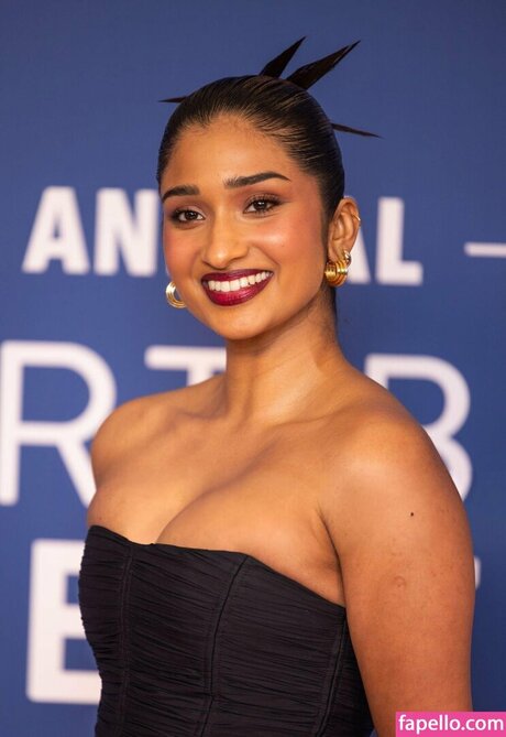 Varada Sethu OnlyFans nackte Brüste