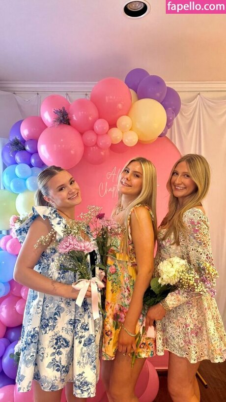 Mads Thompson Maddiiedee OnlyFans schlank