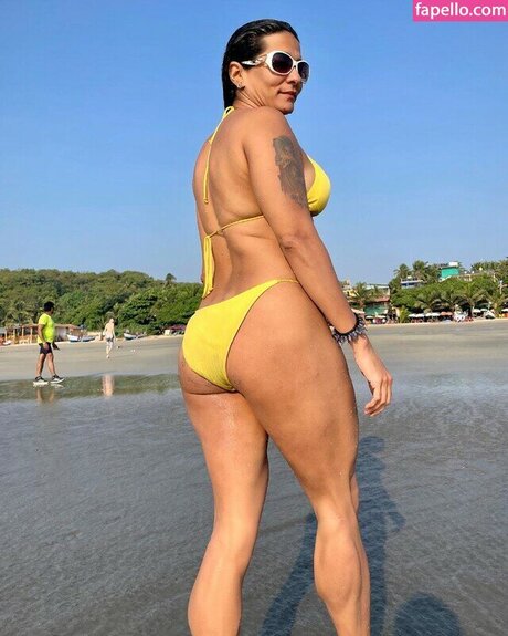 Sheetal Sahni OnlyFans schlank