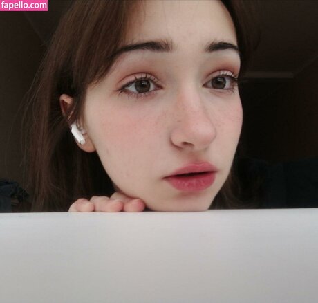 Polly Bee OnlyFans-Leaks