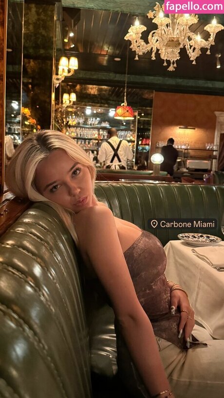 Thalia Hamidi OnlyFans nackte Brüste