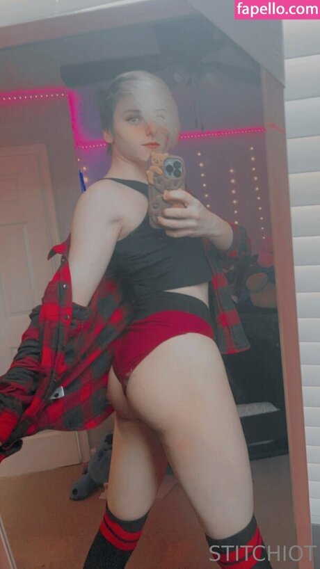 Stitchiot Sex auf OnlyFans