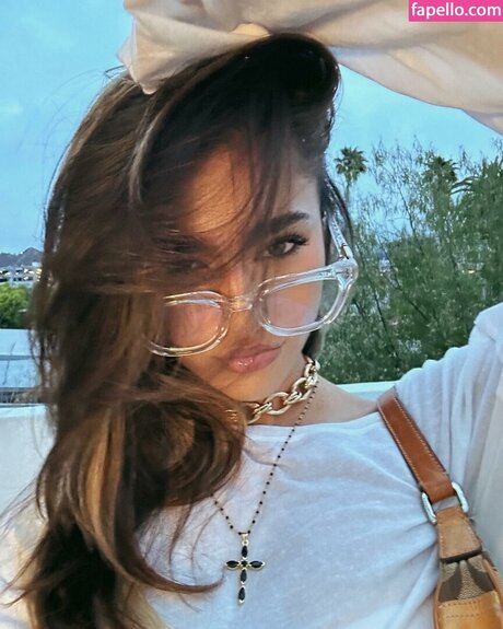 Rayna V Titten OnlyFans