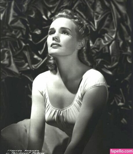 Frances Farmer OnlyFans Brüste Bild