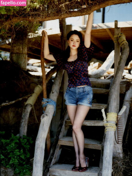 devonaoki OnlyFans explizite Inhalte