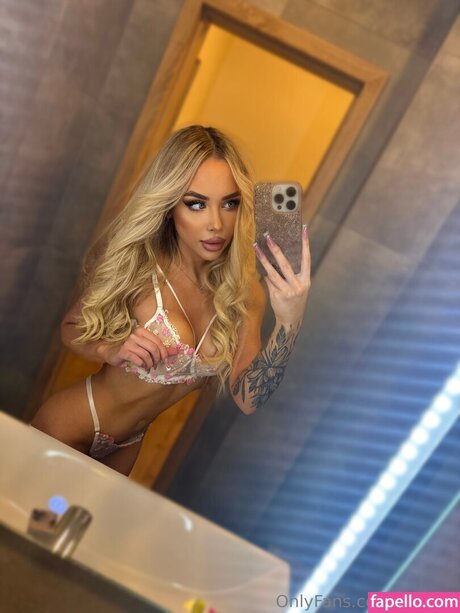 a nstsh Titten OnlyFans