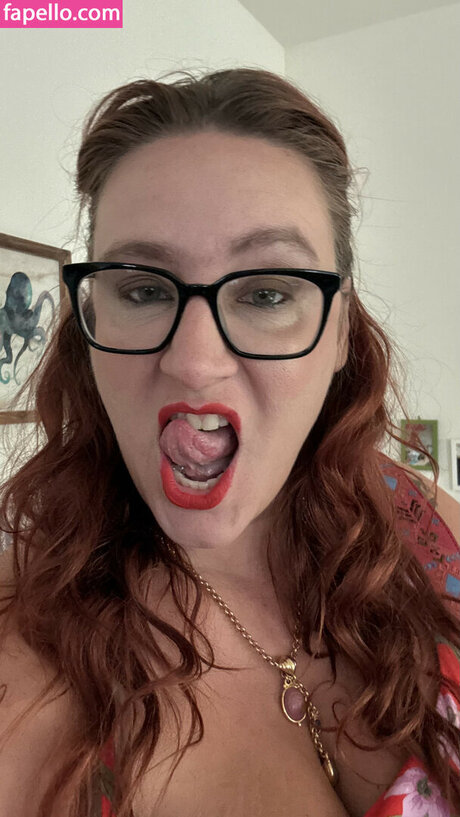 RefashionedHippie OnlyFans Strip