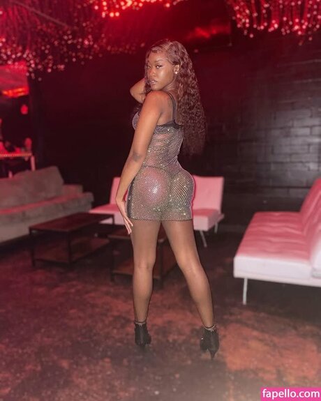 Chef Madam Nacktbilder OnlyFans geleakt