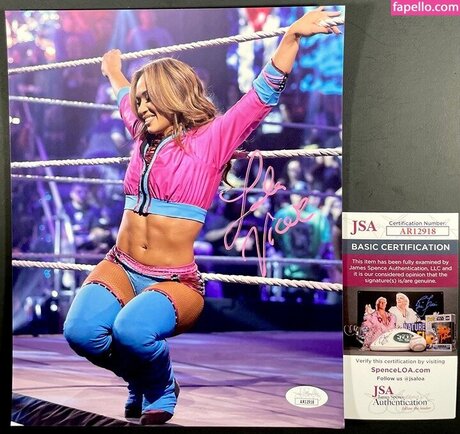 lolavice OnlyFans Pornografie