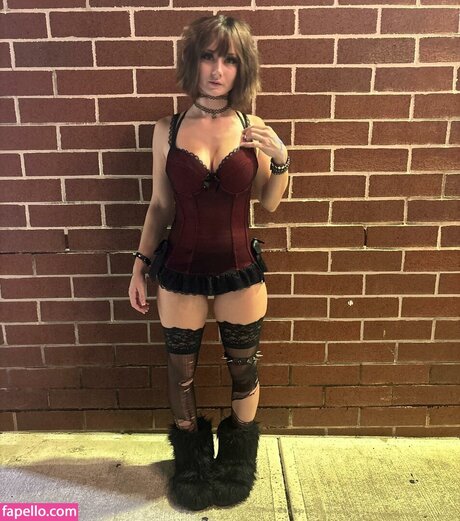 Trinity Manaj OnlyFans Striptease