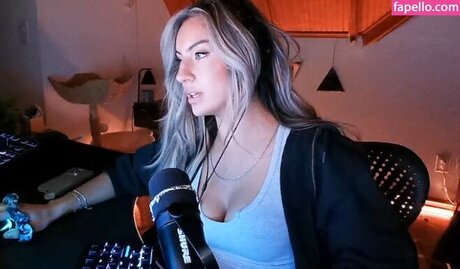 Honeyxxo OnlyFans Leaj