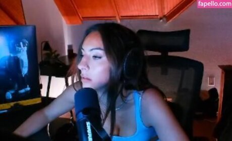 Honeyxxo OnlyFans OnlyFans