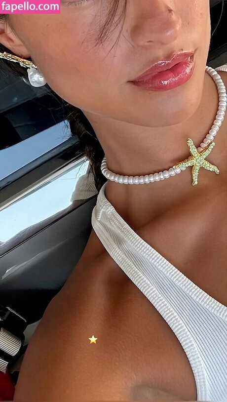 Alexandra Saint Mleux OnlyFans Nackt