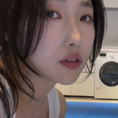 yeonhwa OnlyFans-Model