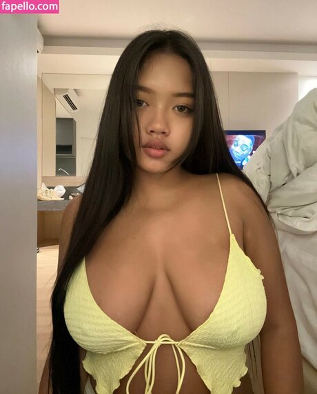 Jutirina Jutrinina_ OnlyFans Striptease