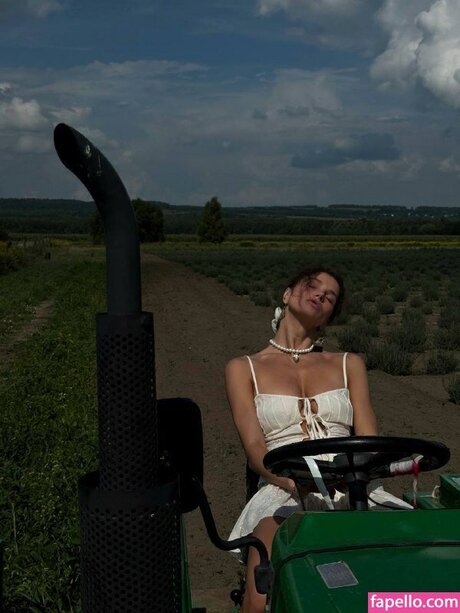 Tatyana Luzgina NurlyFans-Pornos