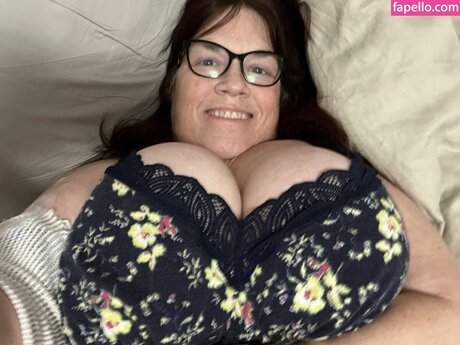 Grandma Nika OnlyFans Sextape geleakt