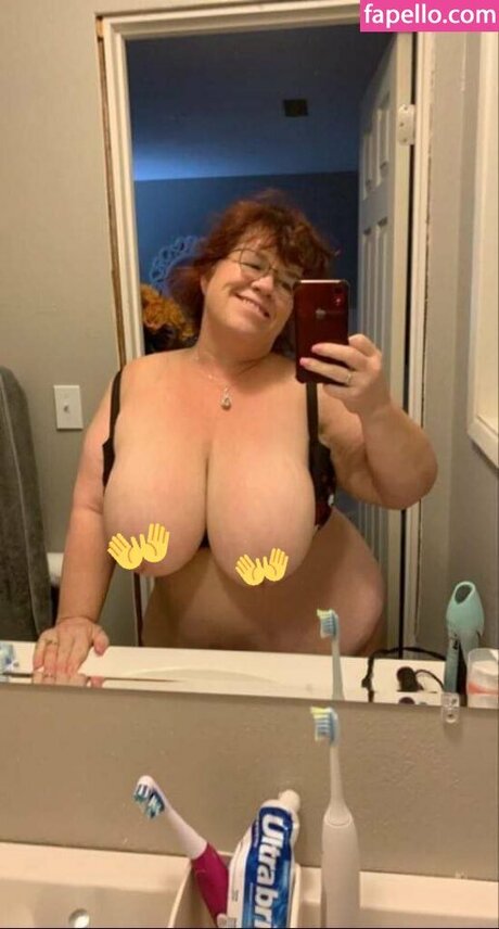 Grandma Nika OnlyFans OnlyFans