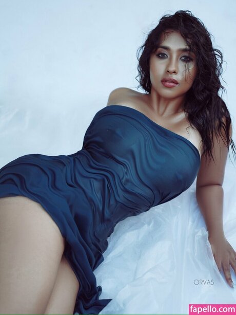 Debochan Nacktpornos auf OnlyFans